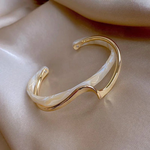 White Shellfish Bracelets Board Bend Metal Bangles Womens Hand Bracelets Geometric C- shaped Opening Bracelets Jewelry Gifts
